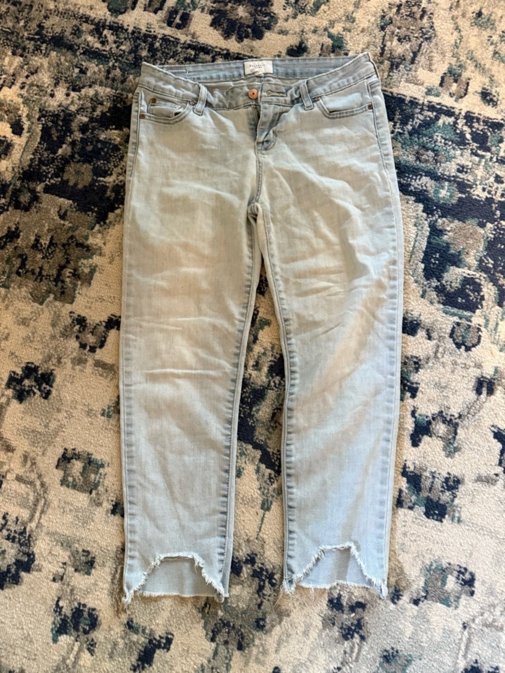 Celebrity Pink Light Blue Distressed Ankle Jeans size 3 - super soft denim